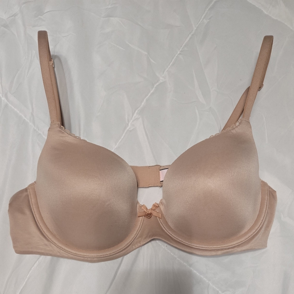 Victoria's Secret Nude Underwire Bra
